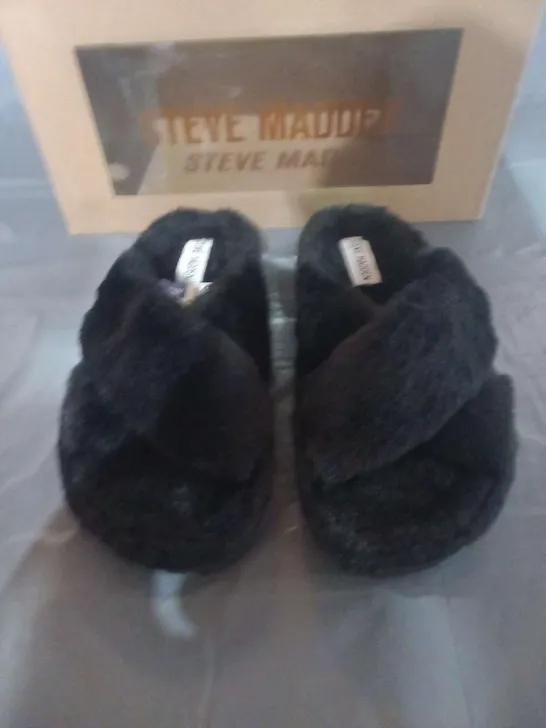 BOXED STEVE MADDEN FUZED BLACK SIZE 3