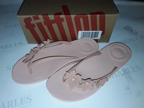 BOXED PAIR OF FLIPFLOP IQUSHION FLORAL SLIDERS IN DUSTY PINK  - UK 7
