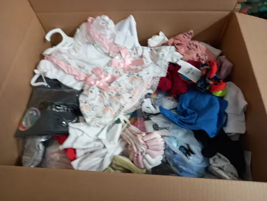 LARGE QUANTITY OF ASSORTED KIDS CLOTHING ITEMS TO INCLUDE POARN O.PYRET, HAPPY SOCKS AND PEP&CO