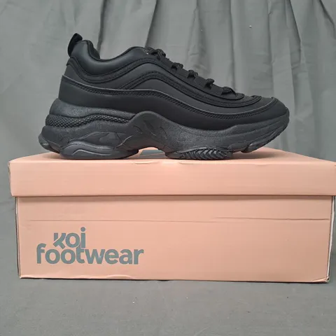 BOXED PAIR OF KOI LIZZIES V2 EXTRA CHUNKY TRAINERS IN BLACK EU SIZE 36