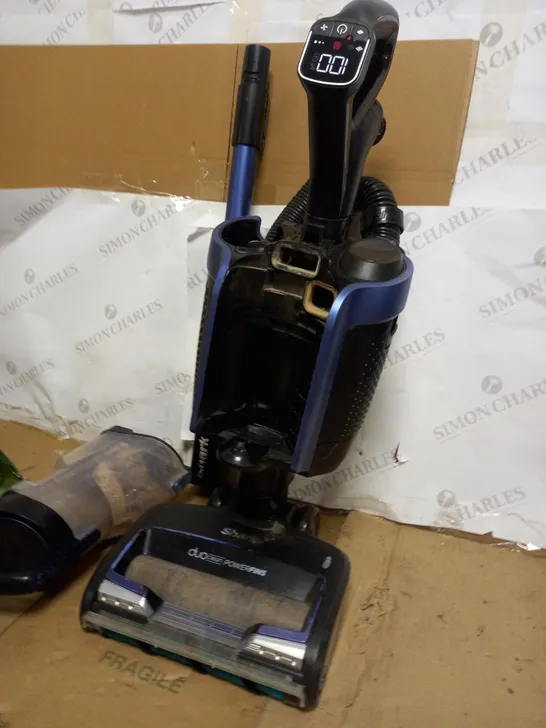 SHARK CORDLESS UPRIGHT VACUUM CLEANER