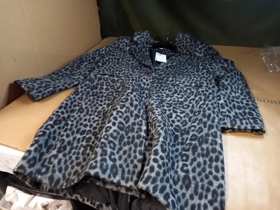 GREY LEOPARD STYLE JACKET UK SIZE 14