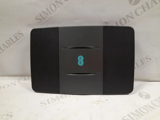 EE SMART HUB BOX