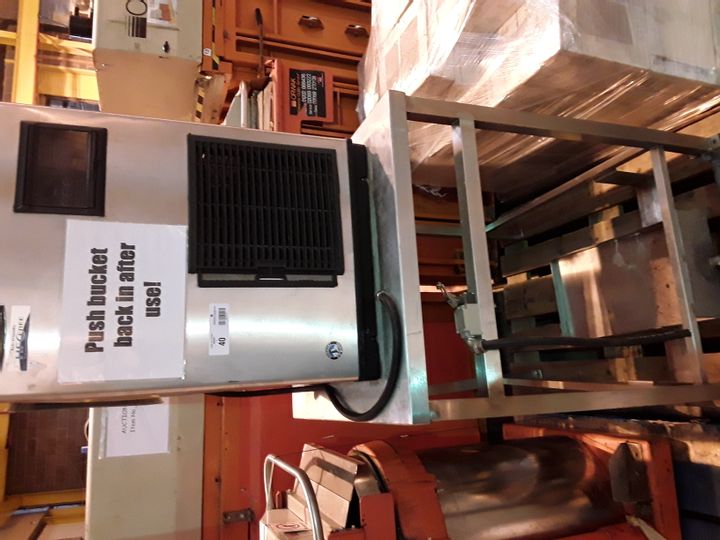 MACHINE AND STAND SERIAL NUMBER A11027 3139399Simon Charles Auctioneers