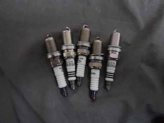 LOT OF 5 SPARK PLUGS 