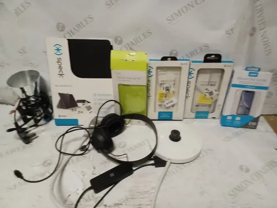 BOX OF APPROXIMATELY 30 ITEMS TO INCLUDE PHONE CASES, KETTLE BASE, HEADPHONES, WALL LIGHTS