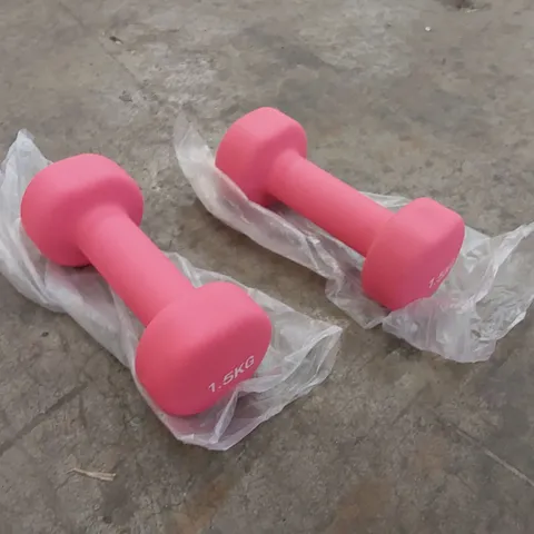 BOXED PAIR OF 1.5KG NEOPRENE DUMBELLS IN PINK (1 BOX)