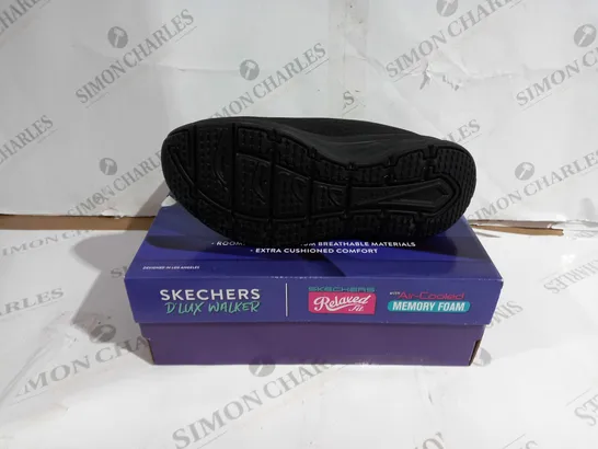 BOXED PAIR OF SKECHERS RELAXED FIT D'LUX WALKER SHOES BLACK UK SIZE 6