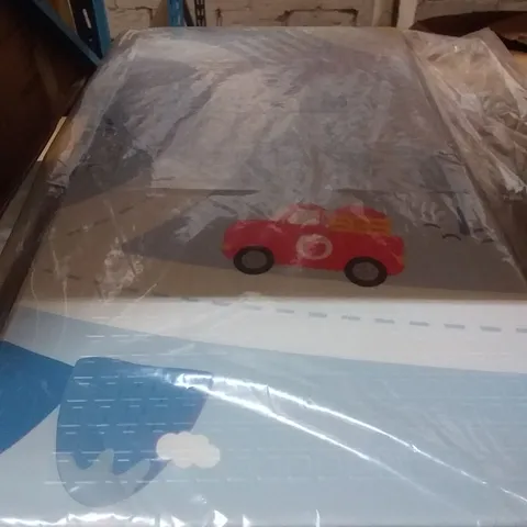 CHILDREN'S FOLDABLE PLAY MAT WITH CAR & ROAD PRINT