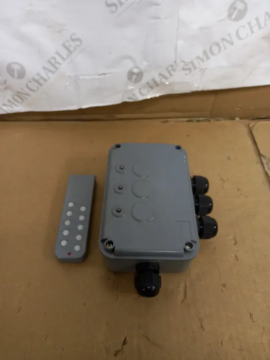 KNIGHTSBRIDGE IPAV663G IP66 3G REMOTE SWITCH BOX