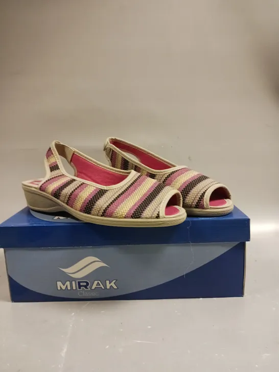 BOXED PAIR OF MIRAK OPEN TOE SLIP ON SANDLES IN PINK - SIZE 5