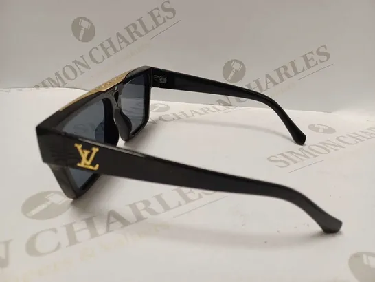 LV BLACK/GOLD SUNGLASSES 