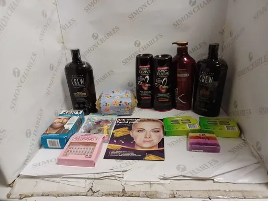 LOT OF APPROXIMATELY 20 ASSORTED COSMETIC GOODS TO INCLUDE: AMERICAN CREW DAILY MOISTURIZING CONDITIONER, GILLETE LABS HEAD, AND TATTI LASHES INDIVIDUAL ETC.