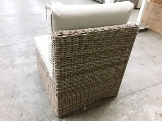 BOXED MIDDLE SOFA CHAIR -NATURAL