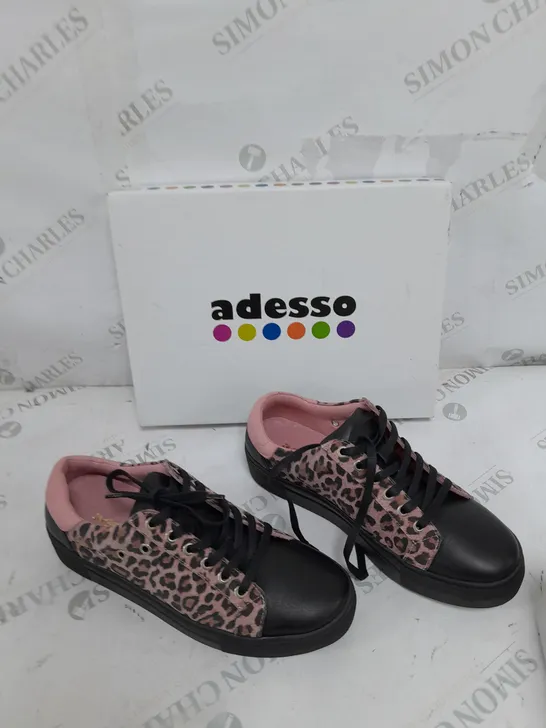 BOXED PAIR OF ADESSO PINK ANIMLA PRINT TRAINERS SIZE 6