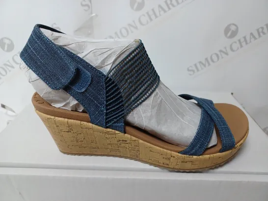 SKETCHERS BEVERLE SANDALS IN NAVY - SIZE 3