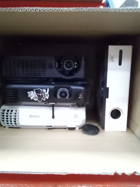 BOX OF PROJECTORS INCLUDING EPSON, BLCO AND DLP 