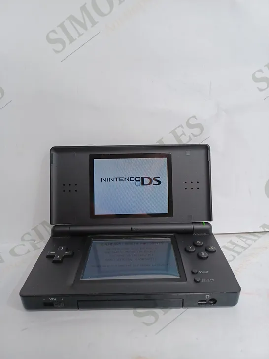 NINTENDO DS LIGHT IN BLACK