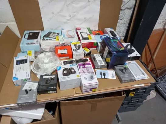 BOX OF A SIGNIFICANT QUANTITY OF ASSORTED ELECTRONIC ITEMS TO INCLUDE FIRE TV STICK, ONE FOR ALL AERIAL, TRUE WIRELESS EARBUDS, JUICE DISCO XL PARTY SPEAKER, ETC