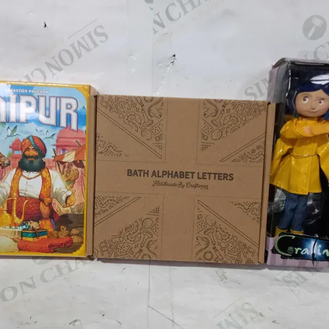 BOX OF APPROXIMATELY 20 ASSORTED TOYS AND GAMES TO INCLUDE CORALINE FIGURE, BATH ALPHABET LETTERS, JAIPUR CARD GAME, ETC