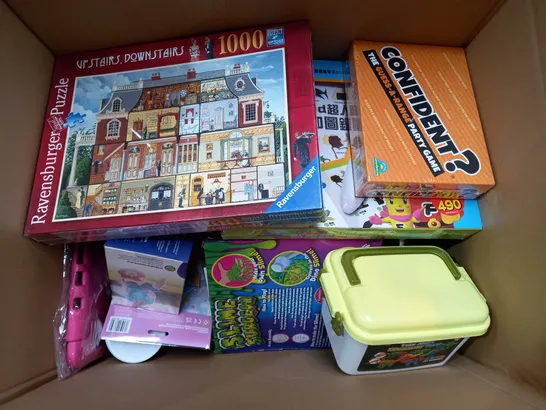 BOX OF APPROX 15 ASSORTED ITEMS TO INCLUDE - HAHALAND FOOTBALL SIZE 3 - FANCYWHOOP TAKE APART DINOSAUR TOYS - RAVENSBURGER UP STAIRS DOWNSTAIRS JIGSAW PUZZLE ECT