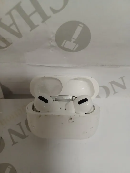 APPLE AIR PODS 