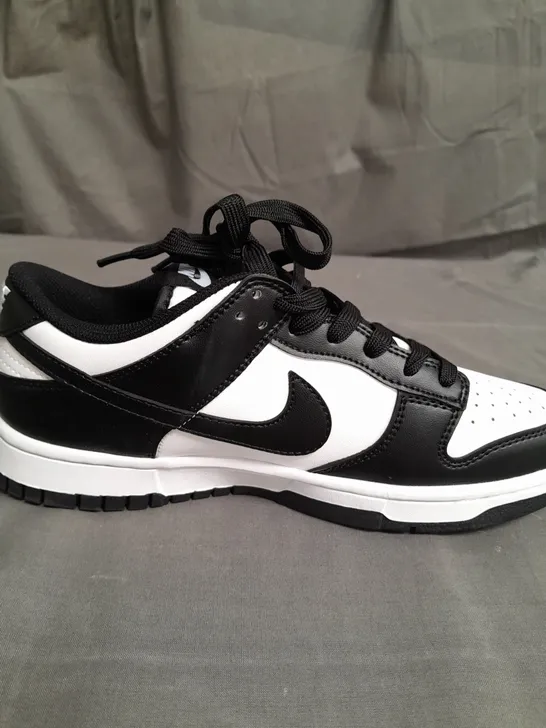 PAIR OF NIKE LOW PANDAS SIZE 7