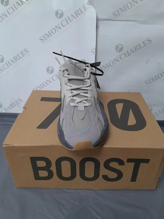 ADIDAS YEEZY BOOST 700 V2 MENS GREY TRAINERS SIZE 8