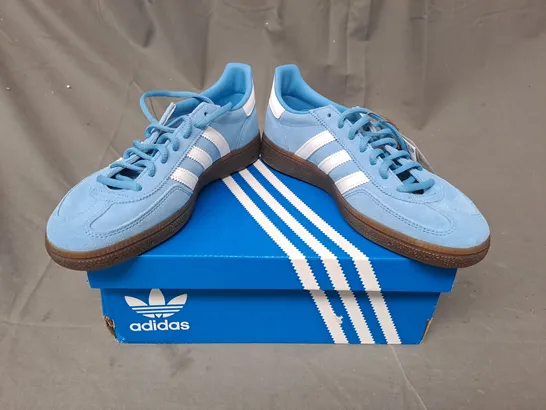 BOXED PAIR OF ADIDAS HANDBALL SPEZIAL IN BLUE/WHITE UK SIZE 6