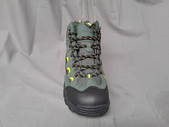 BOXED PAIR OF MOUNTAIN WAREHOUSE ADVENTURER WATERPROOF HIKING BOOTS IN GREEN UK SIZE 11