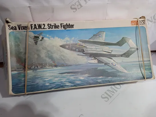 BOXED SEA VIXEN F.A.W.2. STRIKE FIGHTER 1:72