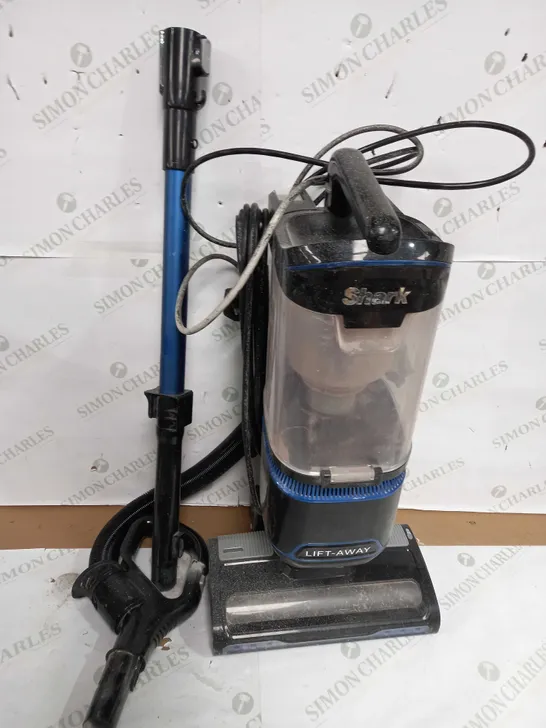 SHARK LIFT AWAY VACUUM CLEANER 