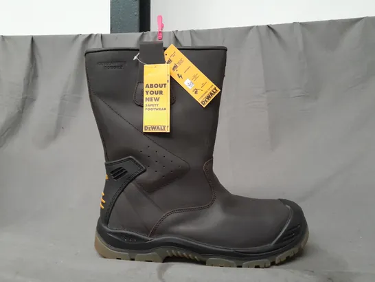 BOXED PAIR OF DEWALT STEEL TOE BOOTS IN BROWN UK SIZE 12