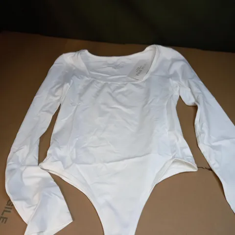 IN THE STYLE WHITE LONGED SLEEVED BODY SUIT - SIZE 12