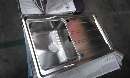 METAL KITCHEN SINK WITH DRYING RACK