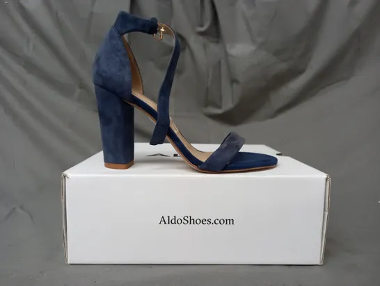 BOXED PAIR OF ALDO JERAYCLYA OPEN TOE HEELED SANDALS IN NAVY SIZE 4