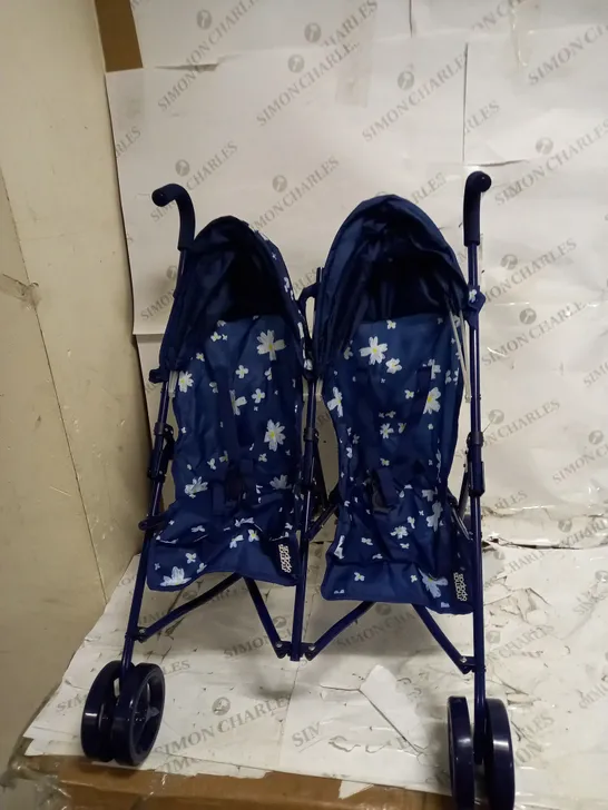 UU35QJUNIOE TWIN CRUISE DOLL PUSH CHAIR 