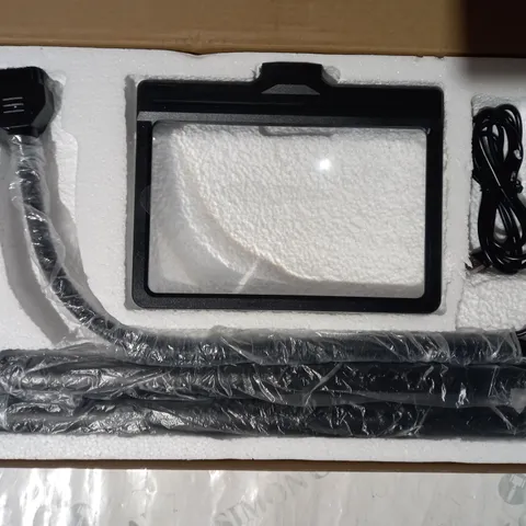 BOXED UNBRANDED FLOOR MOUNTED BLACK SQUARE MAGNIFYING GLASS