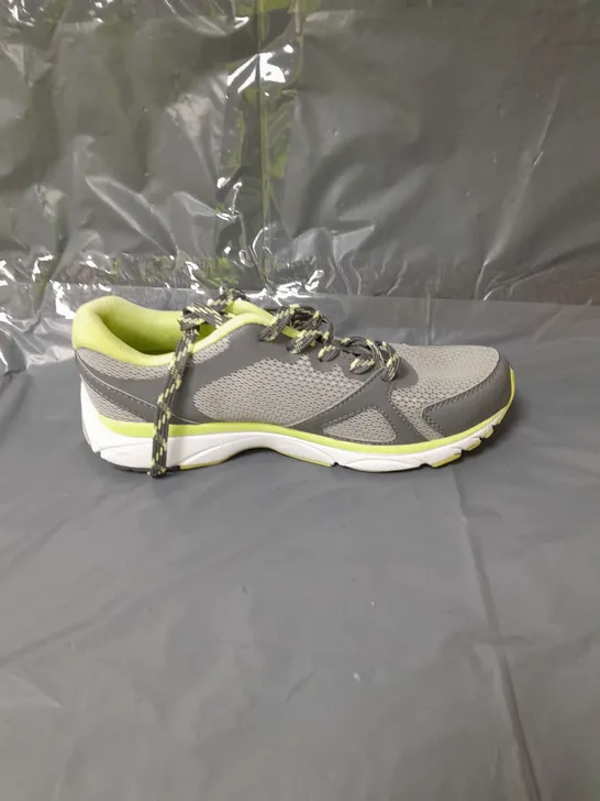 VIONIC TKO TRAINERS GREY SIZE 6.5