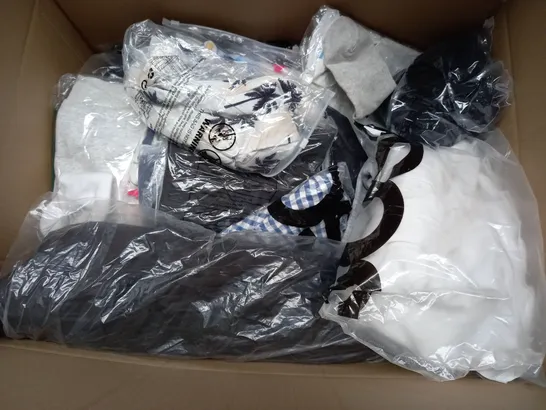 BOX OF APPROXIMATELY 20 ASSORTED CLOTHING ITEMS TO INCLUDE - SOCKS , SHORTS , T-SHIRT ETC