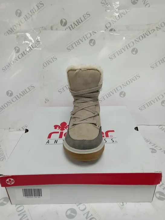 BOXED PAIR OF RIEKER ANTISTRESS WARM HIKING BOOTS SIZE 4 CREAM 