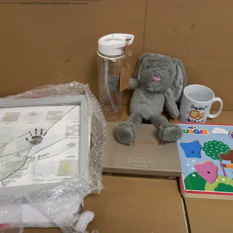 BOX OF APPROX 10 ITEMS TO INCLUDE CUDDLY BUNNY, MY FIRST YEAR PICTURE FRAME, UNICORN WATER BOTTLE