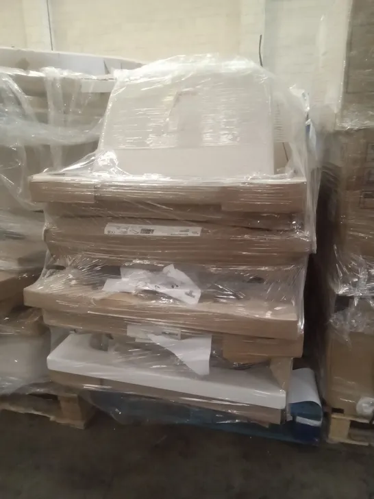 PALLET OF APPROXIMATELY 7 BATHS