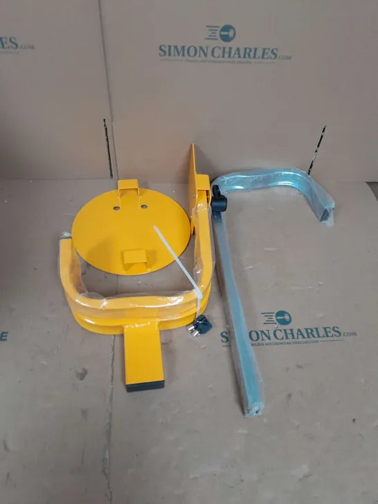 UNIVERSAL WHEEL CLAMP