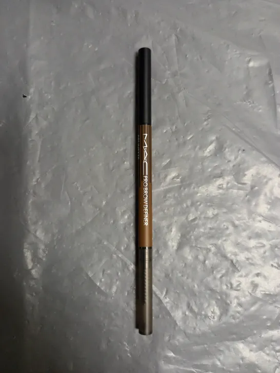 MAC PRO BROW DEFINER IN BRUNETTE 1MM TIP