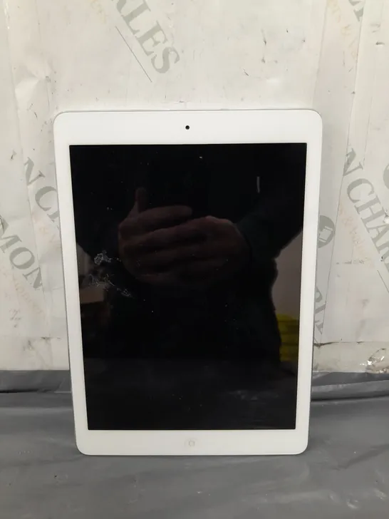 APPLE A1474 IPAD AIR 