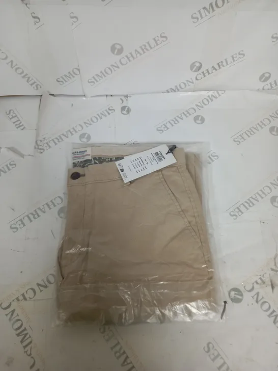 BAGGED JACK AND JONES J COOPER CHINOS SIZE W34