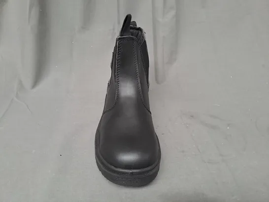 BOXED PAIR OF BLACKROCK DEALER BOOTS IN BLACK UK SIZE 4