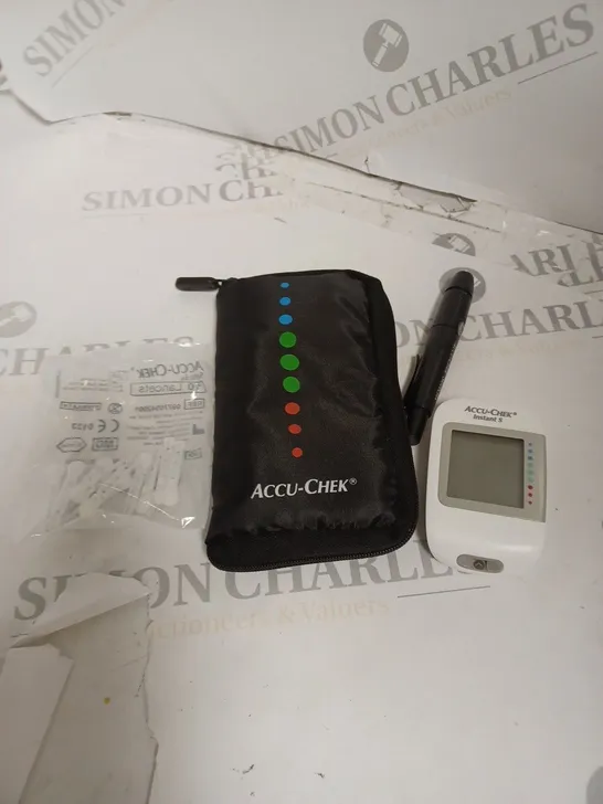 ACCU-CHEK INSTANT S BLOOD GLUCOSE METER 