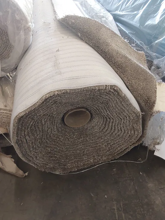 ROLL OF QUALITY SUBLIME MUDSLIDE CARPET // SIZE: APPROX 5 X 18m